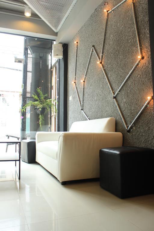 De Ja Moon Hostel 清邁 外观 照片